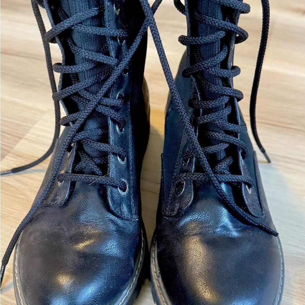 Malibu Black Textured Boots